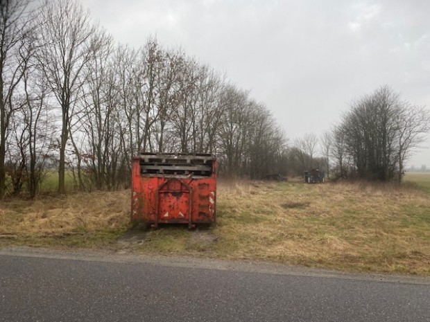 Billede af grund med container